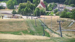 Ośrodek narciarski Hlubočky - Górna część trasy narciarskiej w ośrodku narciarskim Hlubočky - 8.8.2026 v 15:55 Ośrodek narciarski Hlubočky - Górna część trasy narciarskiej w ośrodku narciarskim Hlubočky - 8.8.2026 v 15:55