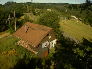 Skiareál Troják - Kamera na svahu B, horní stanice - 2.7.2025 v 08:10