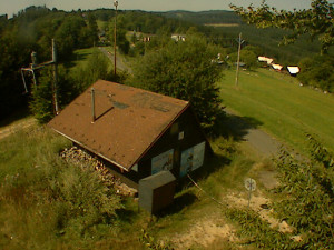 Skiareál Troják - Kamera na svahu B, horní stanice - 15.8.2025 v 10:49
