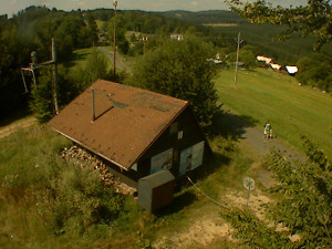 Skiareál Troják - Kamera na svahu B, horní stanice - 17.8.2025 v 10:49