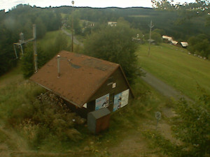 Skiareál Troják - Kamera na svahu B, horní stanice - 15.9.2025 v 10:49