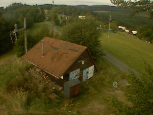 Skiareál Troják - Kamera na svahu B, horní stanice - 18.9.2025 v 09:00