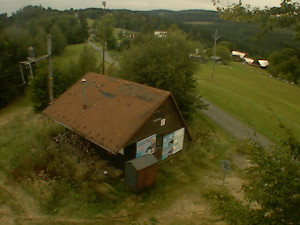 Skiareál Troják - Kamera na svahu B, horní stanice - 18.9.2025 v 10:49