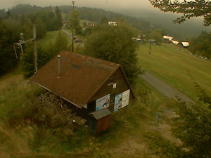 Skiareál Troják - Kamera na svahu B, horní stanice - 29.9.2025 v 08:49