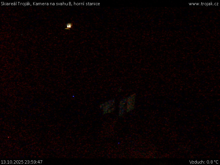 Skiareál Troják - Kamera na svahu B, horní stanice - 13.10.2025 v 23:59 Skiareál Troják - Kamera na svahu B, horní stanice - 13.10.2025 v 23:59