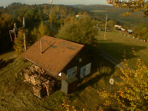 Skiareál Troják - Kamera na svahu B, horní stanice - 16.10.2025 v 08:59