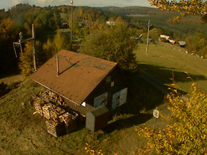 Skiareál Troják - Kamera na svahu B, horní stanice - 16.10.2025 v 09:59