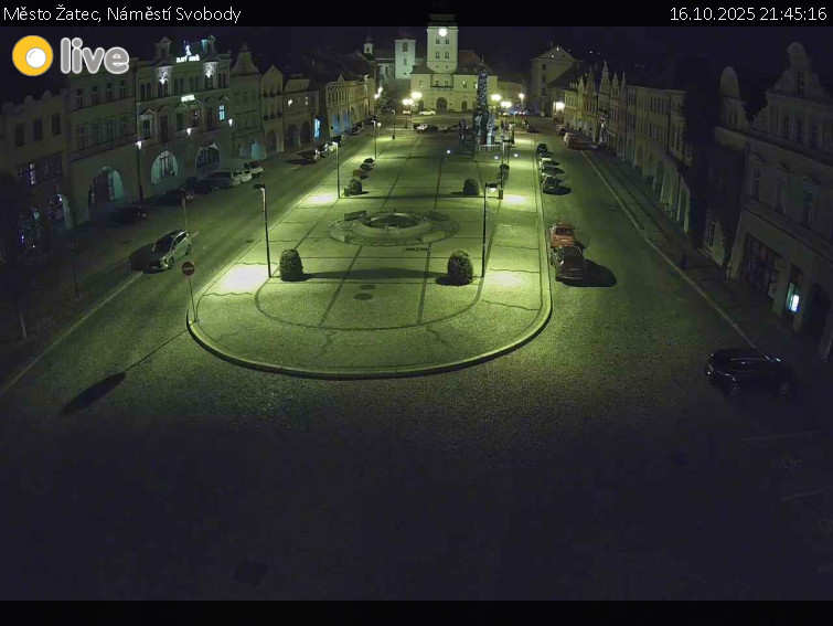 Město Žatec - Náměstí Svobody - 16.10.2025 v 21:45 Město Žatec - Náměstí Svobody - 16.10.2025 v 21:45