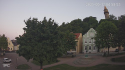Náměstí, Hrad a Trůba