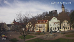 Náměstí, Hrad a Trůba