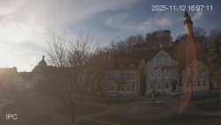 Náměstí, Hrad a Trůba