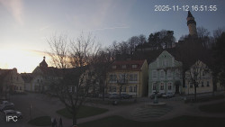 Náměstí, Hrad a Trůba