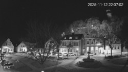 Náměstí, Hrad a Trůba