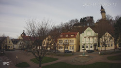 Náměstí, Hrad a Trůba