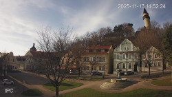 Náměstí, Hrad a Trůba