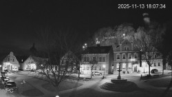 Náměstí, Hrad a Trůba