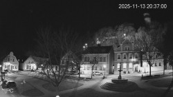 Náměstí, Hrad a Trůba