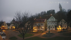 Náměstí, Hrad a Trůba