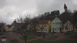 Náměstí, Hrad a Trůba