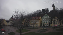 Náměstí, Hrad a Trůba