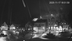 Náměstí, Hrad a Trůba