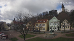 Náměstí, Hrad a Trůba