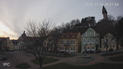 Náměstí, Hrad a Trůba