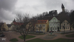 Náměstí, Hrad a Trůba