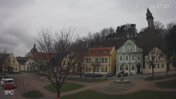 Náměstí, Hrad a Trůba