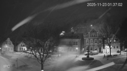 Náměstí, Hrad a Trůba