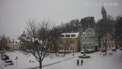 Náměstí, Hrad a Trůba