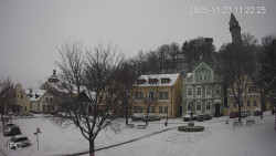 Náměstí, Hrad a Trůba