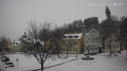 Náměstí, Hrad a Trůba