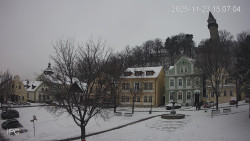 Náměstí, Hrad a Trůba