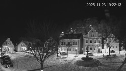 Náměstí, Hrad a Trůba