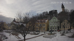 Náměstí, Hrad a Trůba