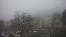 Náměstí, Hrad a Trůba