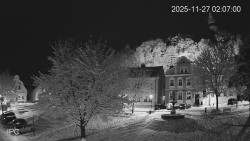 Náměstí, Hrad a Trůba