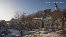 Náměstí, Hrad a Trůba