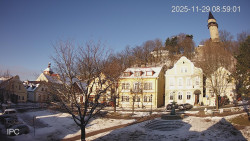 Náměstí, Hrad a Trůba