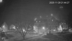 Náměstí, Hrad a Trůba