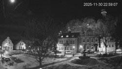 Náměstí, Hrad a Trůba