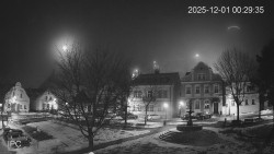 Náměstí, Hrad a Trůba