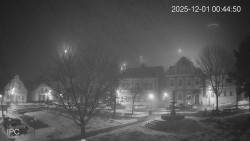 Náměstí, Hrad a Trůba