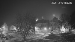 Náměstí, Hrad a Trůba