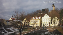 Náměstí, Hrad a Trůba