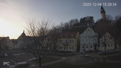 Náměstí, Hrad a Trůba