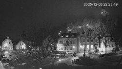 Náměstí, Hrad a Trůba