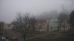 Náměstí, Hrad a Trůba