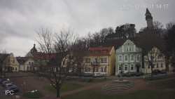 Náměstí, Hrad a Trůba